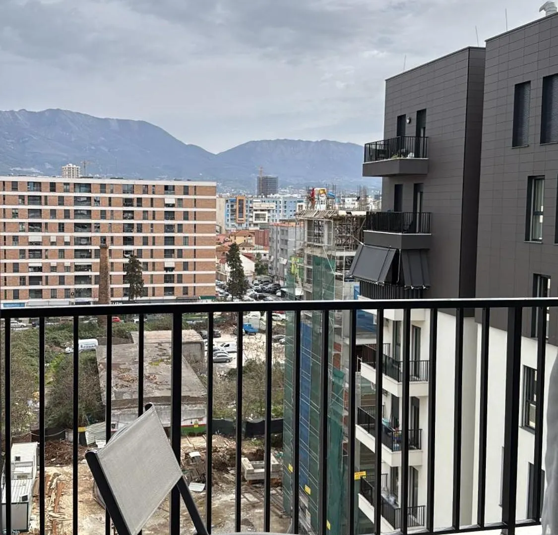Trio Escape Tirana Lägenhet