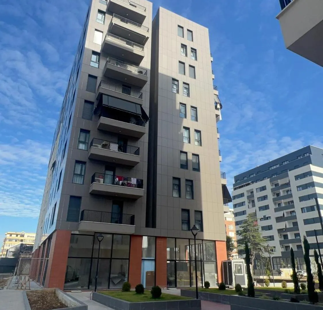 Trio Escape Tirana Lägenhet