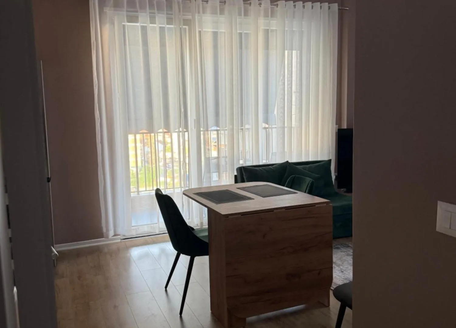 Trio Escape Tirana Lägenhet